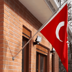 duvar tipi bayrak direği
