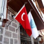 duvar tipi açılı duran krom bayrak direği