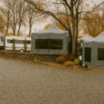 gri karavan kış bahçesi çadırı karavan yanı çadır
