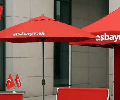 düzenlediğiniz sportif sürüş etkinliklerinde veya pist günlerinde markanızı en iyi şekilde temsil edecek bayrak, şemsiye ve tanıtım çadırı stantları sağlıyoruz.