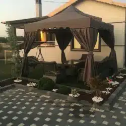 nova gazebo bahçe çadırı 3x3 40 mm siyah çelik iskeletli Yaz aylarında güneşten, ilkbahar ve sonbaharda ise hafif yağmurlardan korunmak için idealdir. Ayrıca özel davetlerde veya bahçe organizasyonlarında şık bir tamamlayıcıdır.